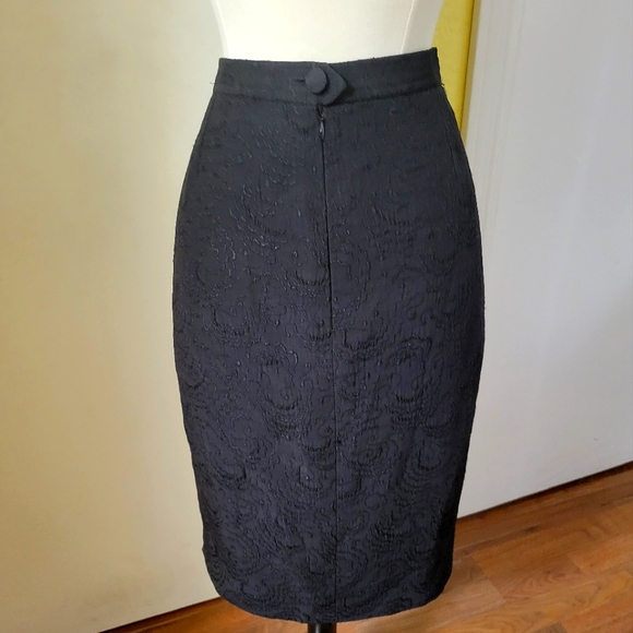 Vintage Christian Lacroix Black Pencil Skirt with Beautiful Embroidery size 8 - Picture 3 of 11